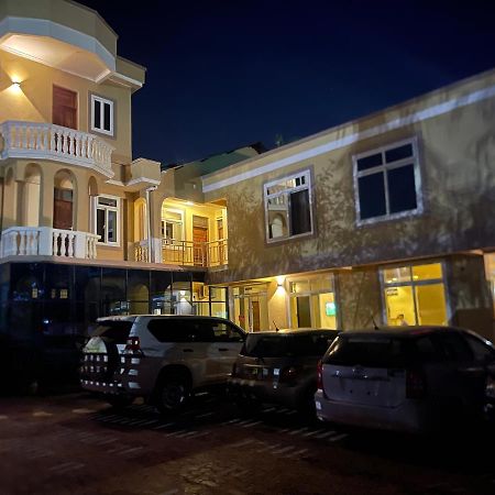 Moments Park Motel Dar es Salaam Exterior photo