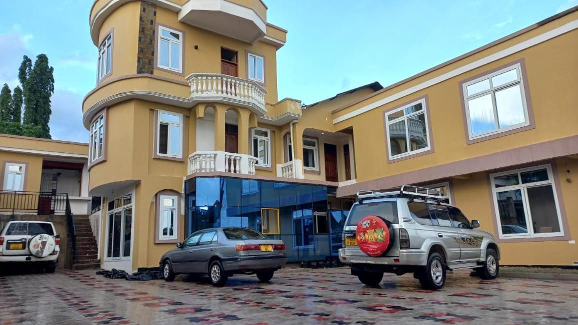 Moments Park Motel Dar es Salaam Exterior photo