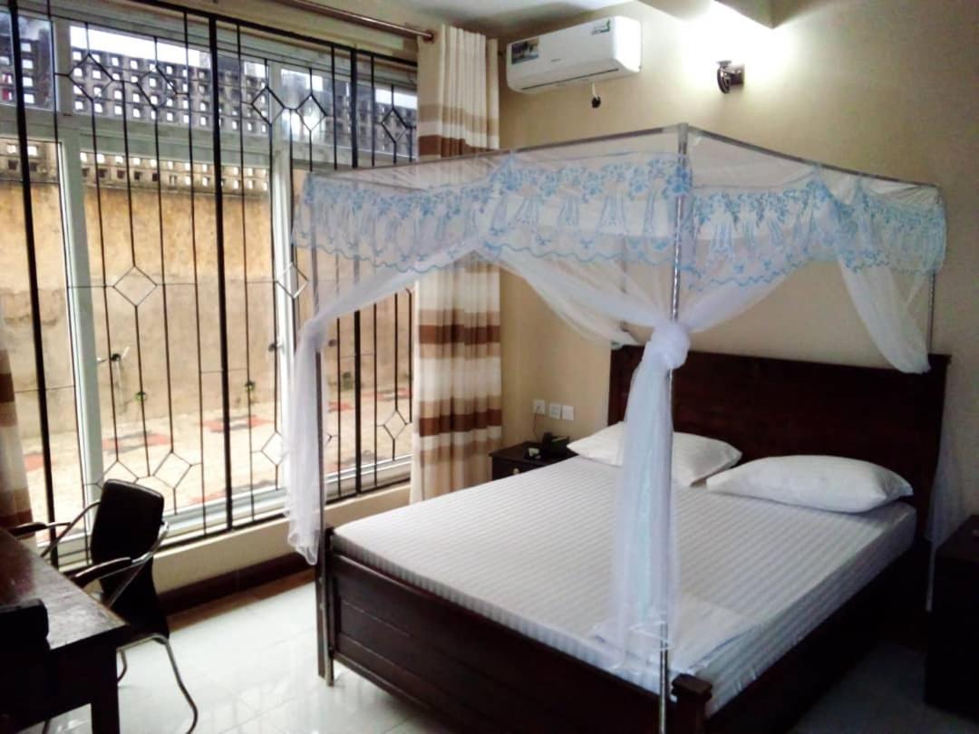 Moments Park Motel Dar es Salaam Exterior photo