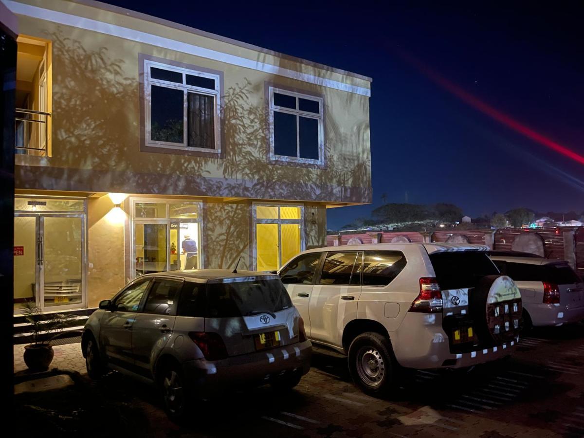 Moments Park Motel Dar es Salaam Exterior photo